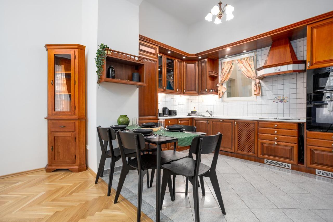 בודפשט Emerald Suite With Free Parking מראה חיצוני תמונה