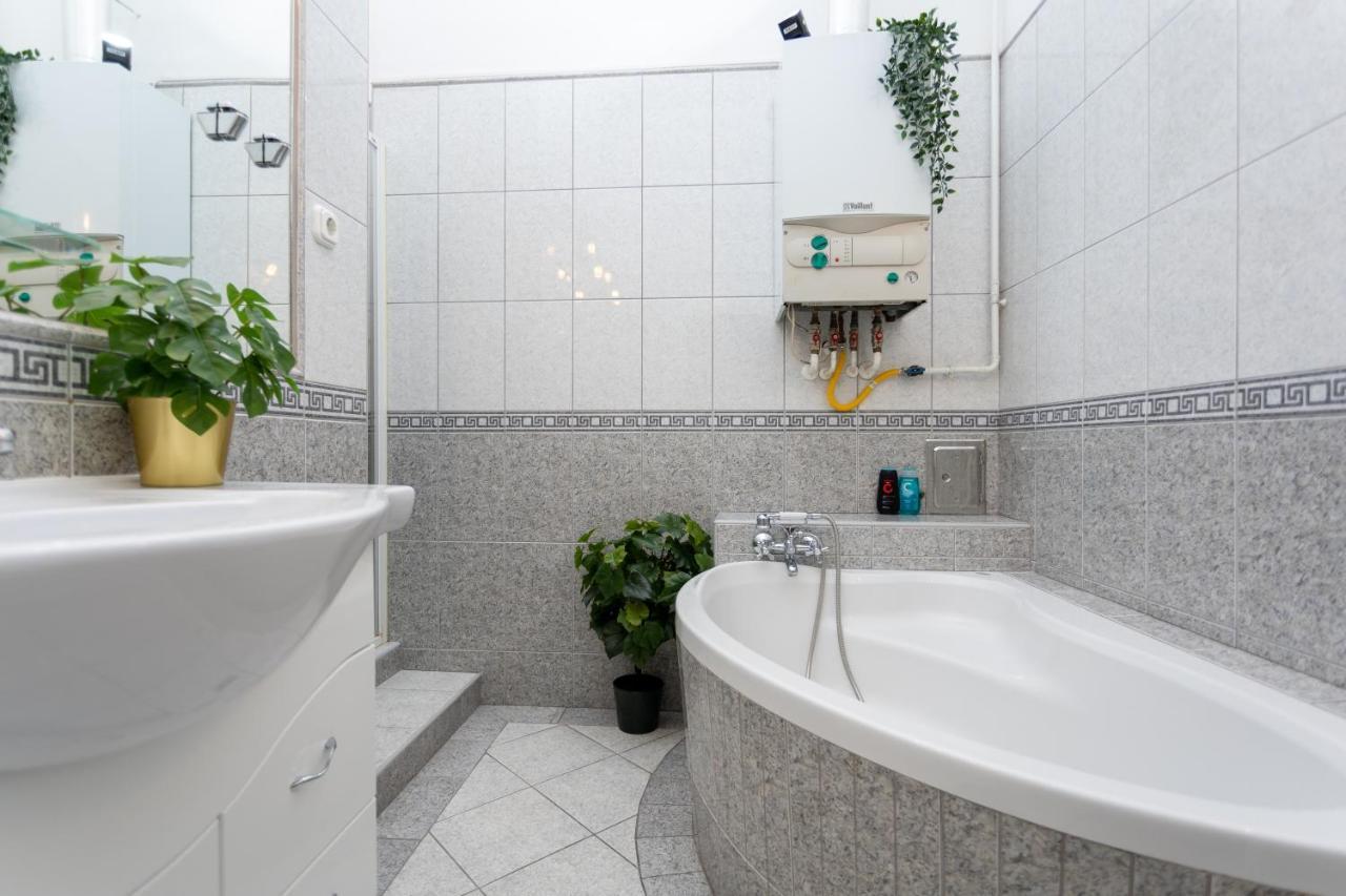 בודפשט Emerald Suite With Free Parking מראה חיצוני תמונה