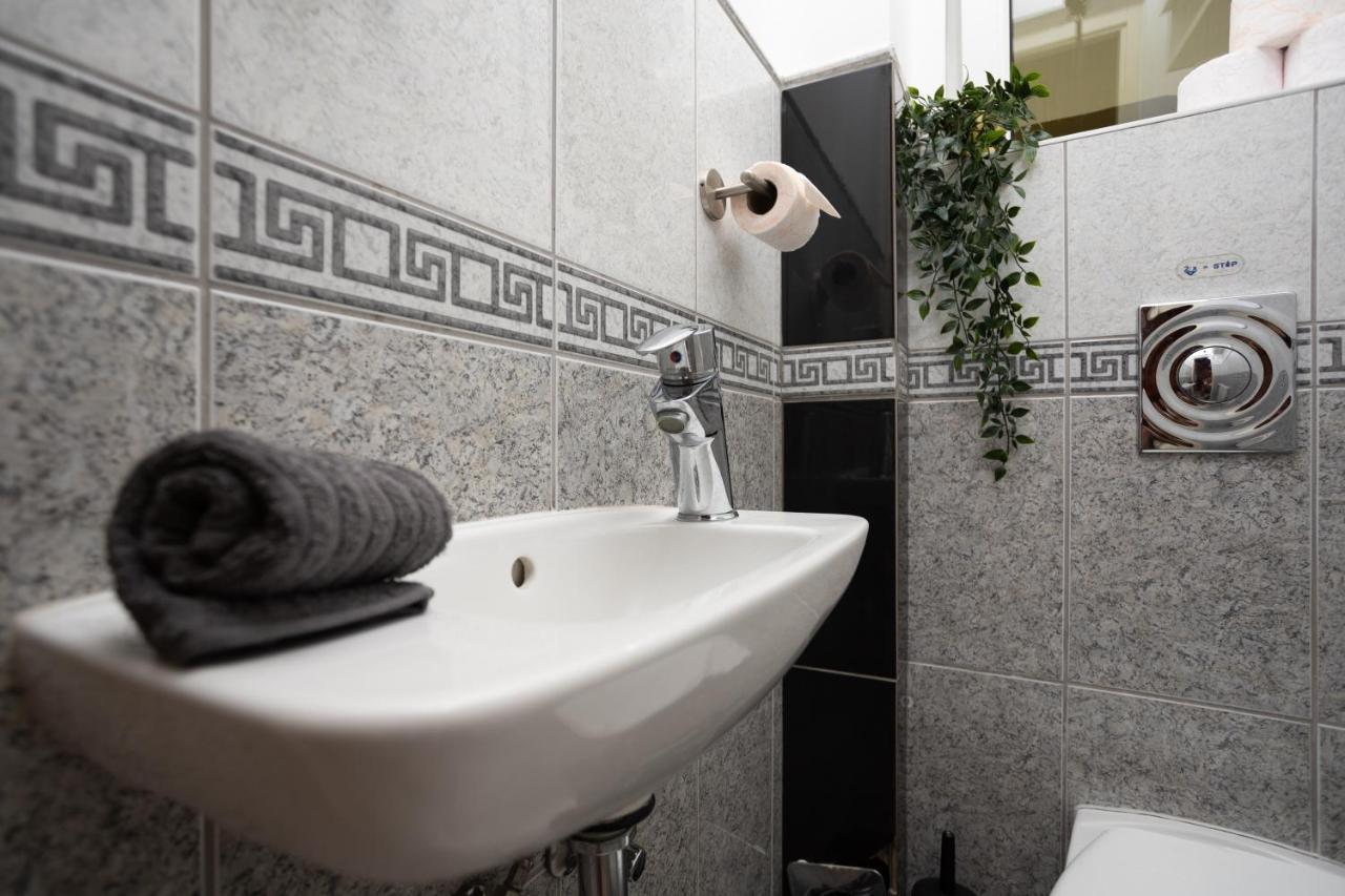 בודפשט Emerald Suite With Free Parking מראה חיצוני תמונה